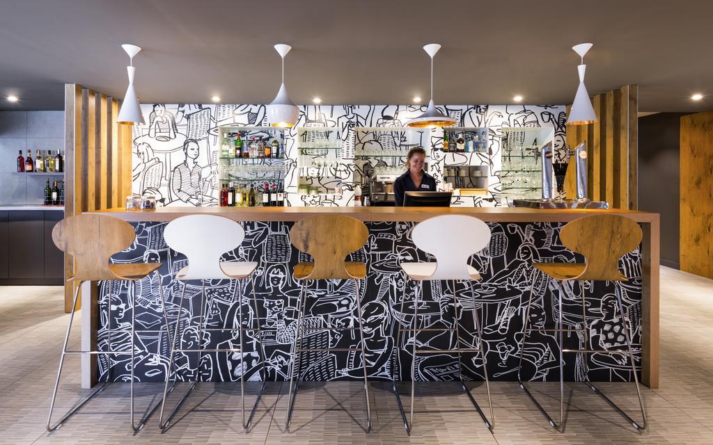 ホテル Ibis Bilbao バラカルド エクステリア 写真