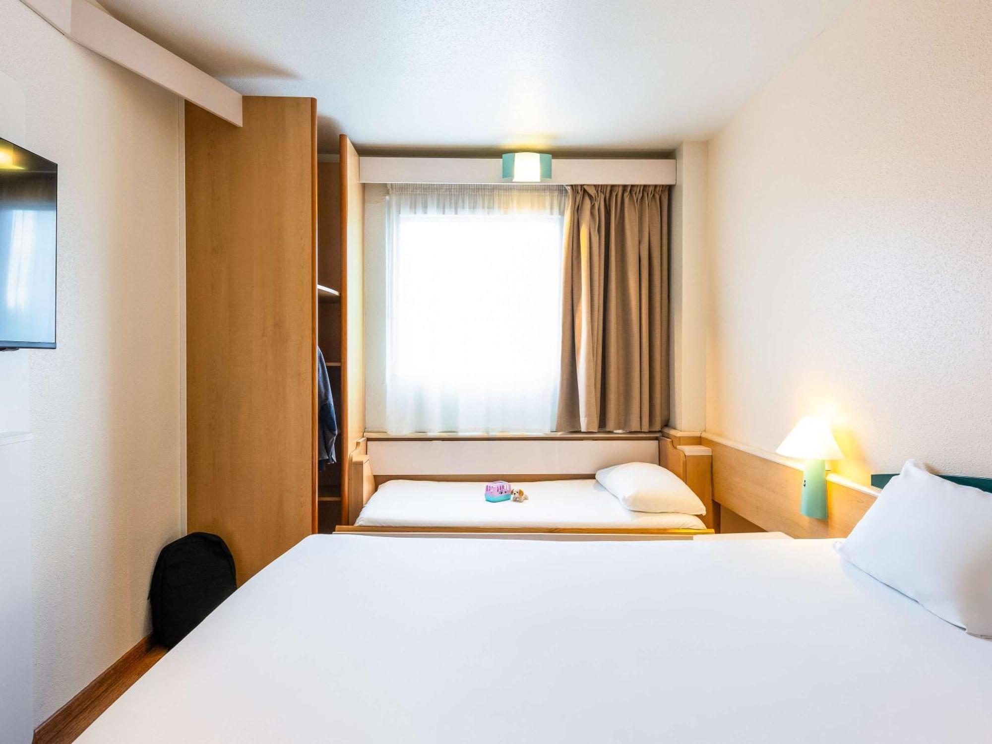 ホテル Ibis Bilbao バラカルド エクステリア 写真