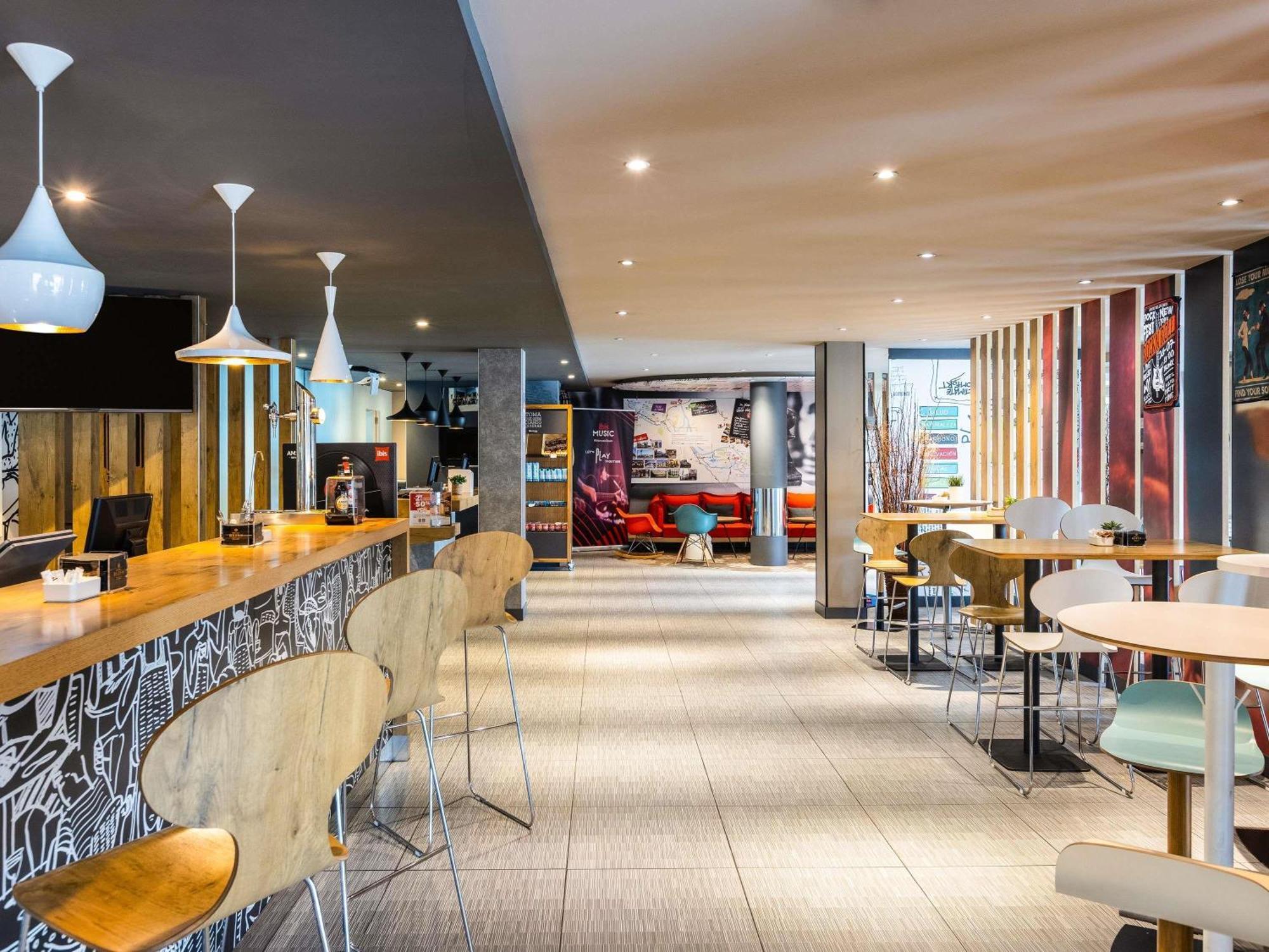 ホテル Ibis Bilbao バラカルド エクステリア 写真