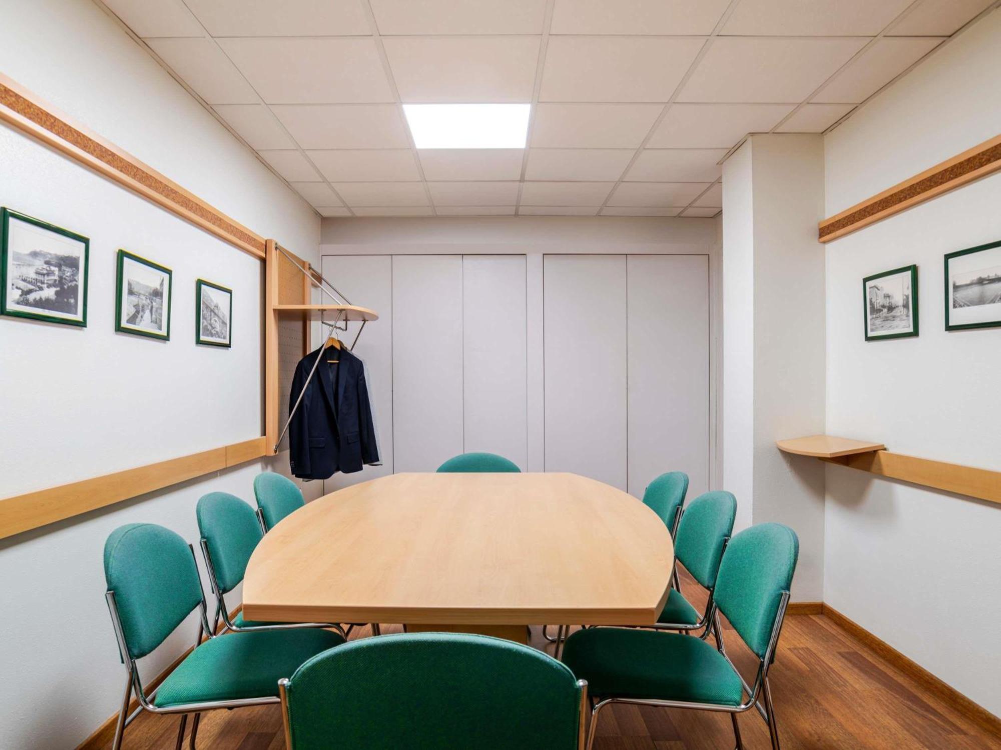 ホテル Ibis Bilbao バラカルド エクステリア 写真
