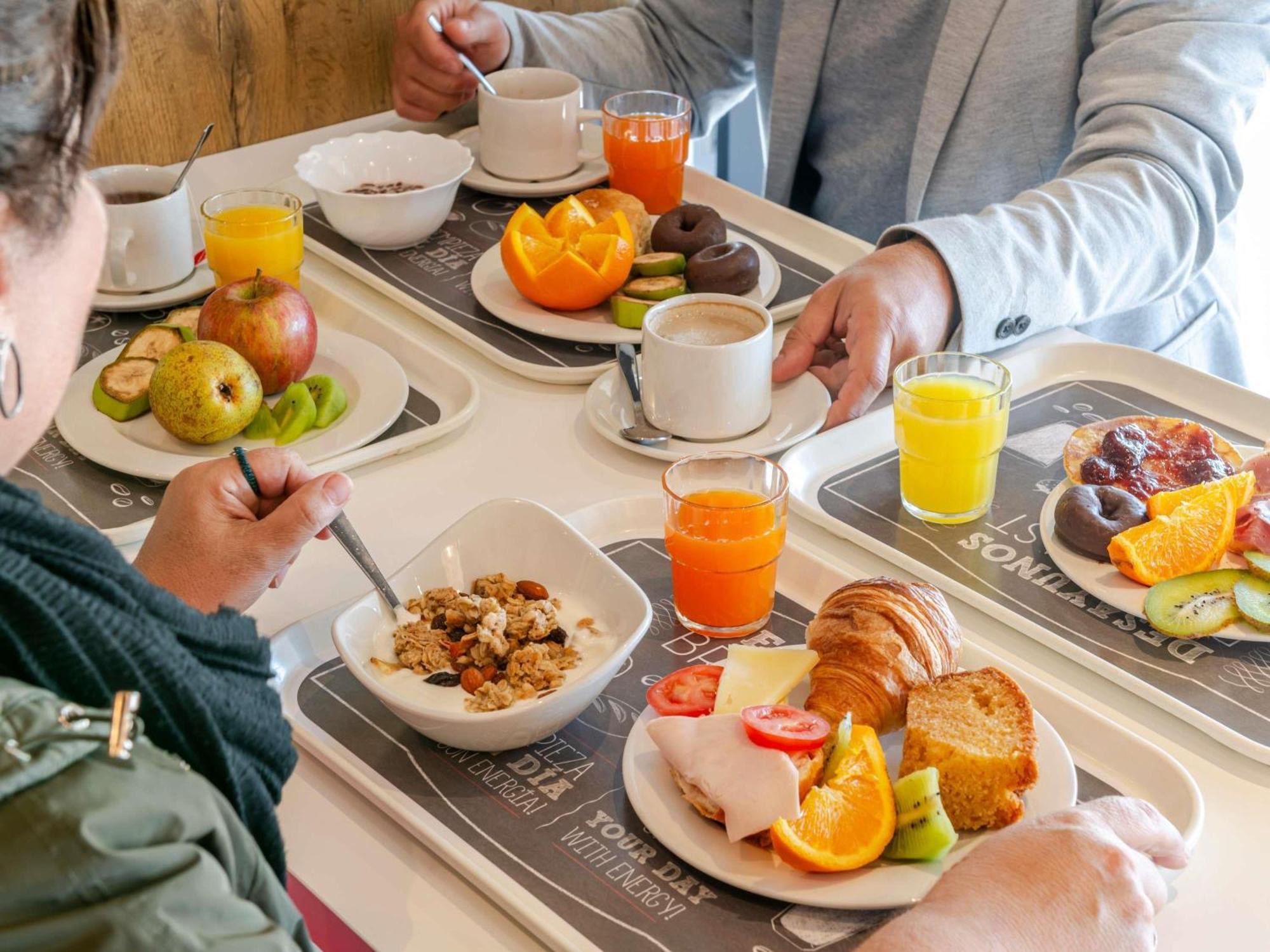 ホテル Ibis Bilbao バラカルド エクステリア 写真