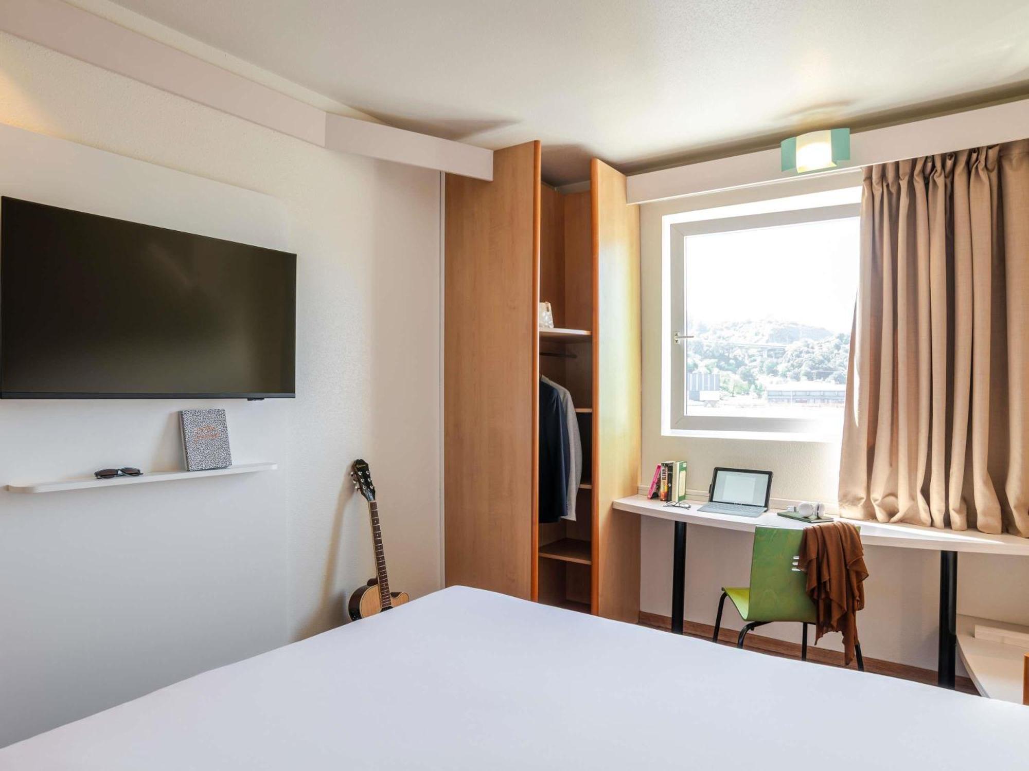 ホテル Ibis Bilbao バラカルド エクステリア 写真