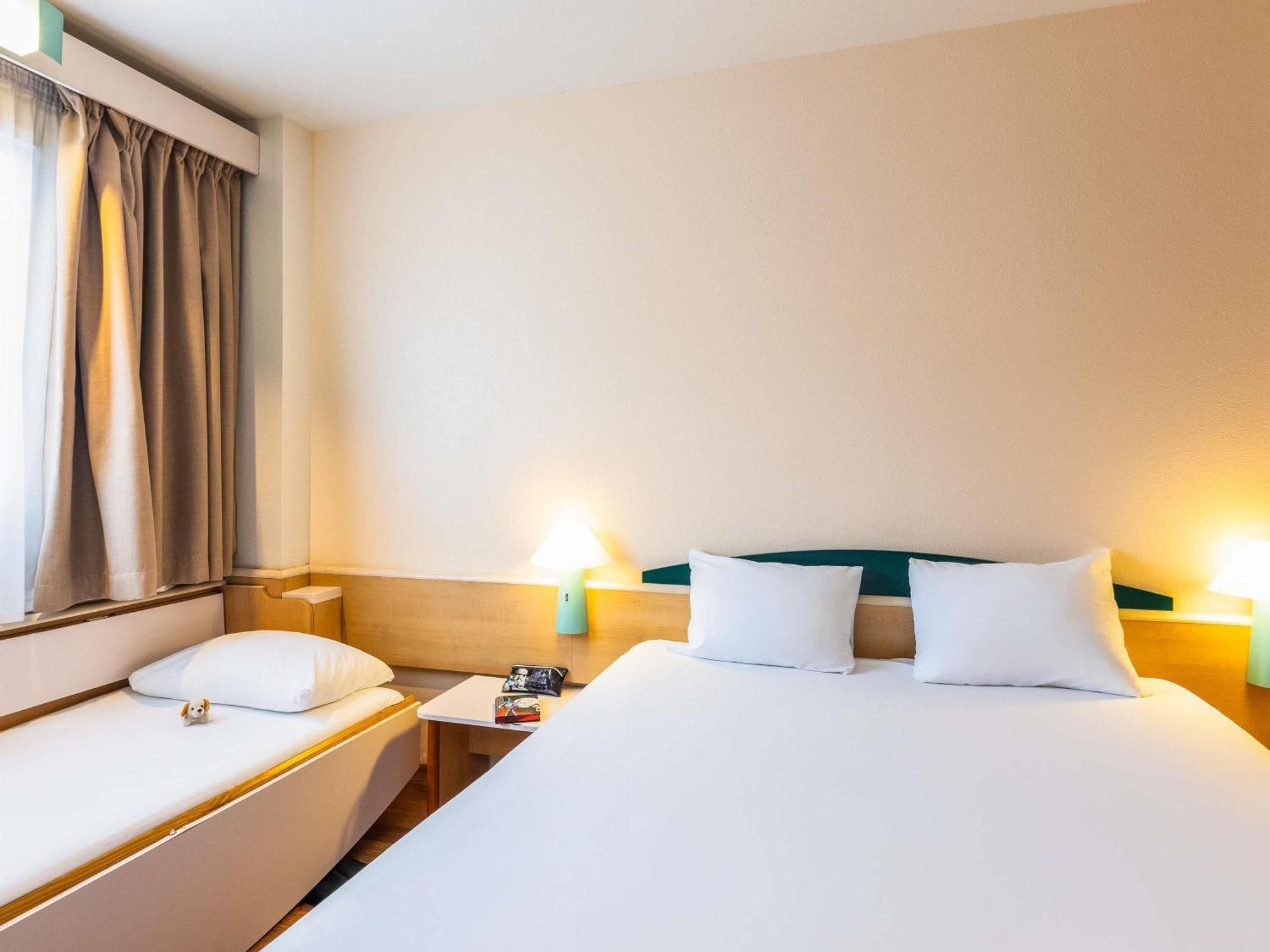 ホテル Ibis Bilbao バラカルド エクステリア 写真
