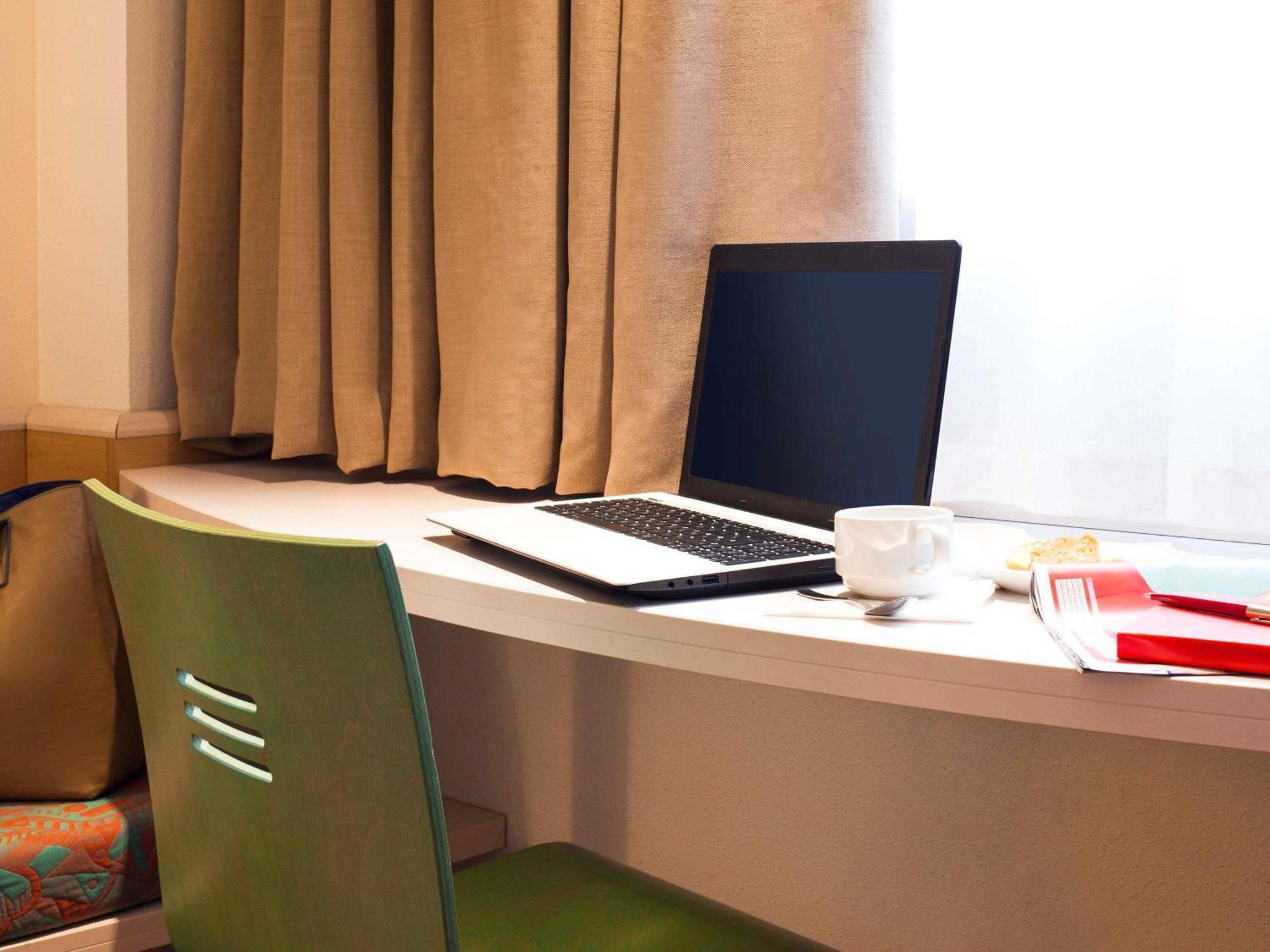 ホテル Ibis Bilbao バラカルド エクステリア 写真