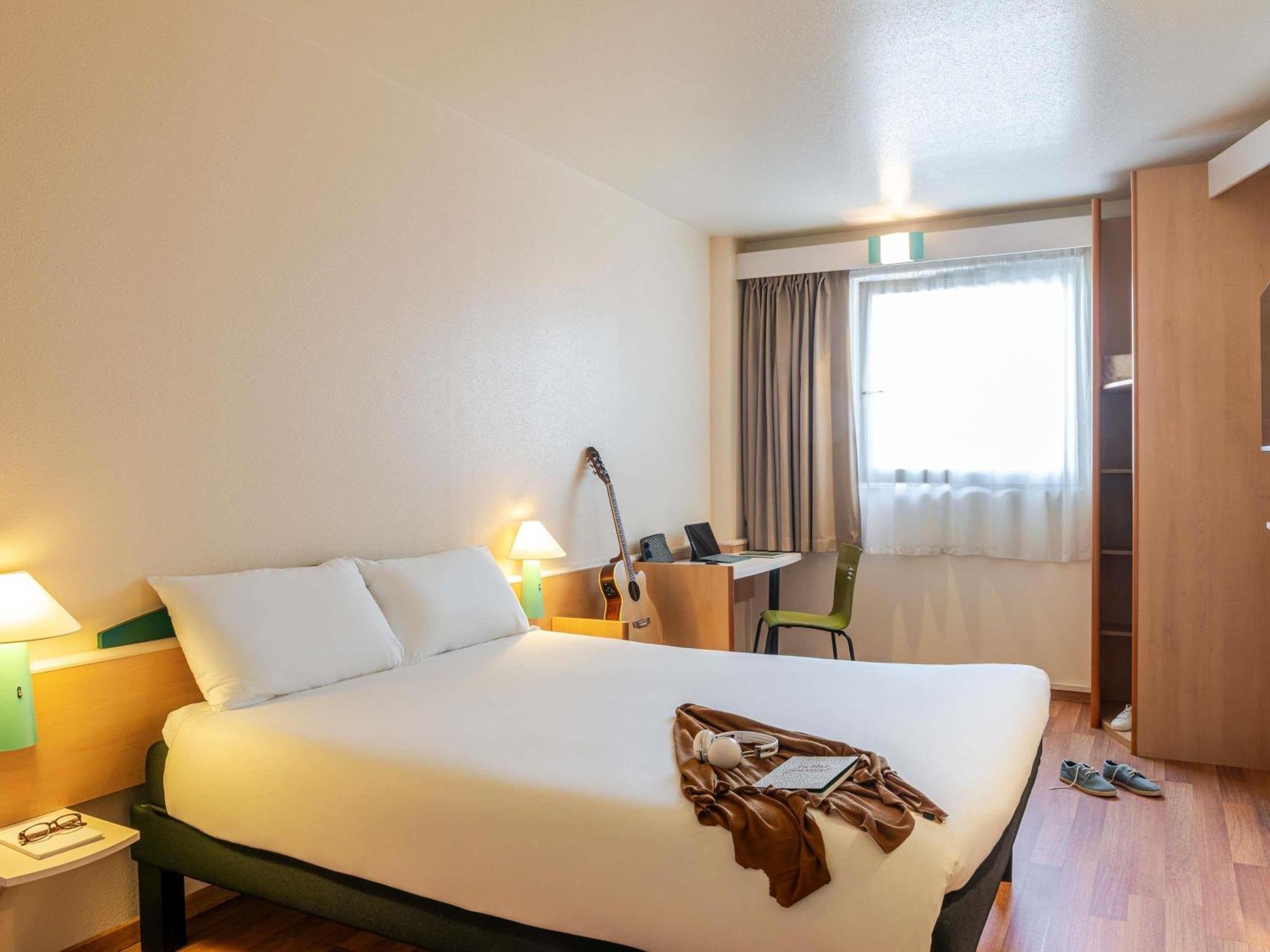 ホテル Ibis Bilbao バラカルド エクステリア 写真