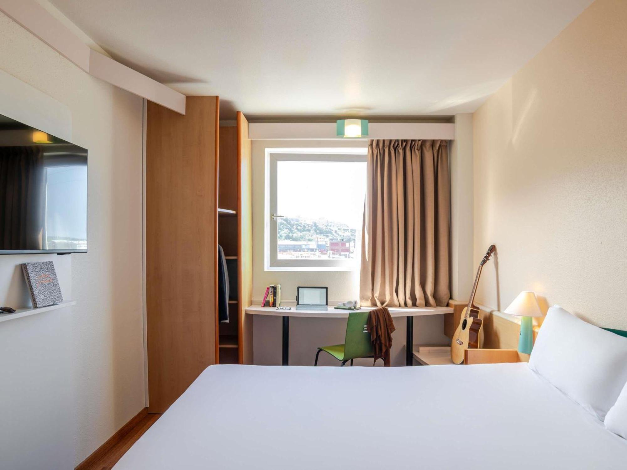 ホテル Ibis Bilbao バラカルド エクステリア 写真