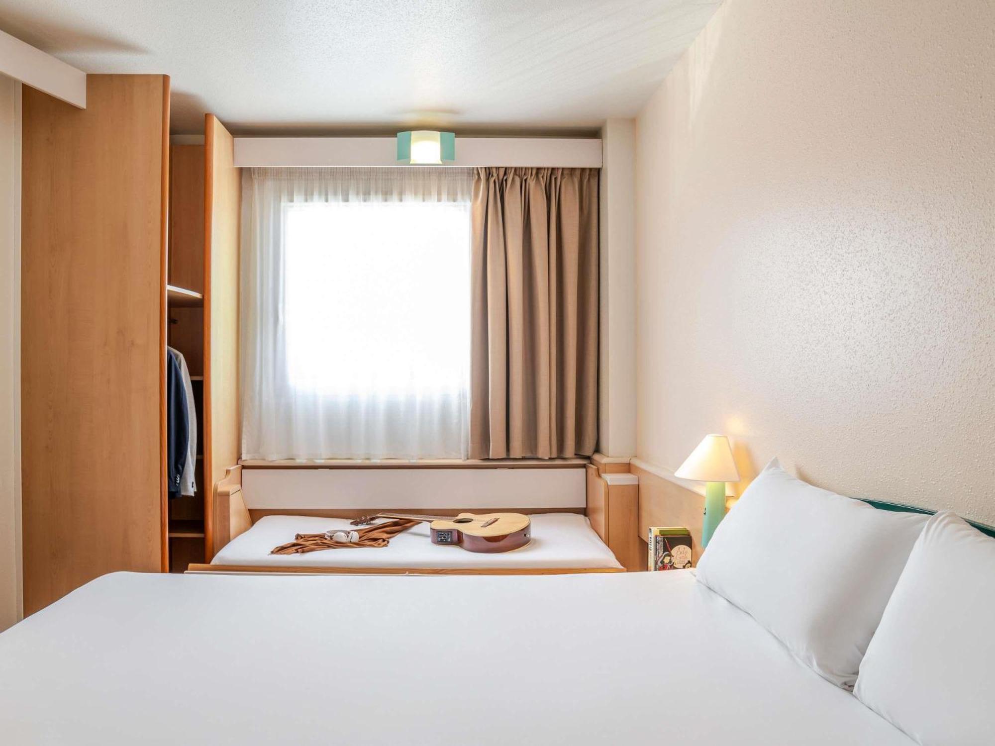 ホテル Ibis Bilbao バラカルド エクステリア 写真