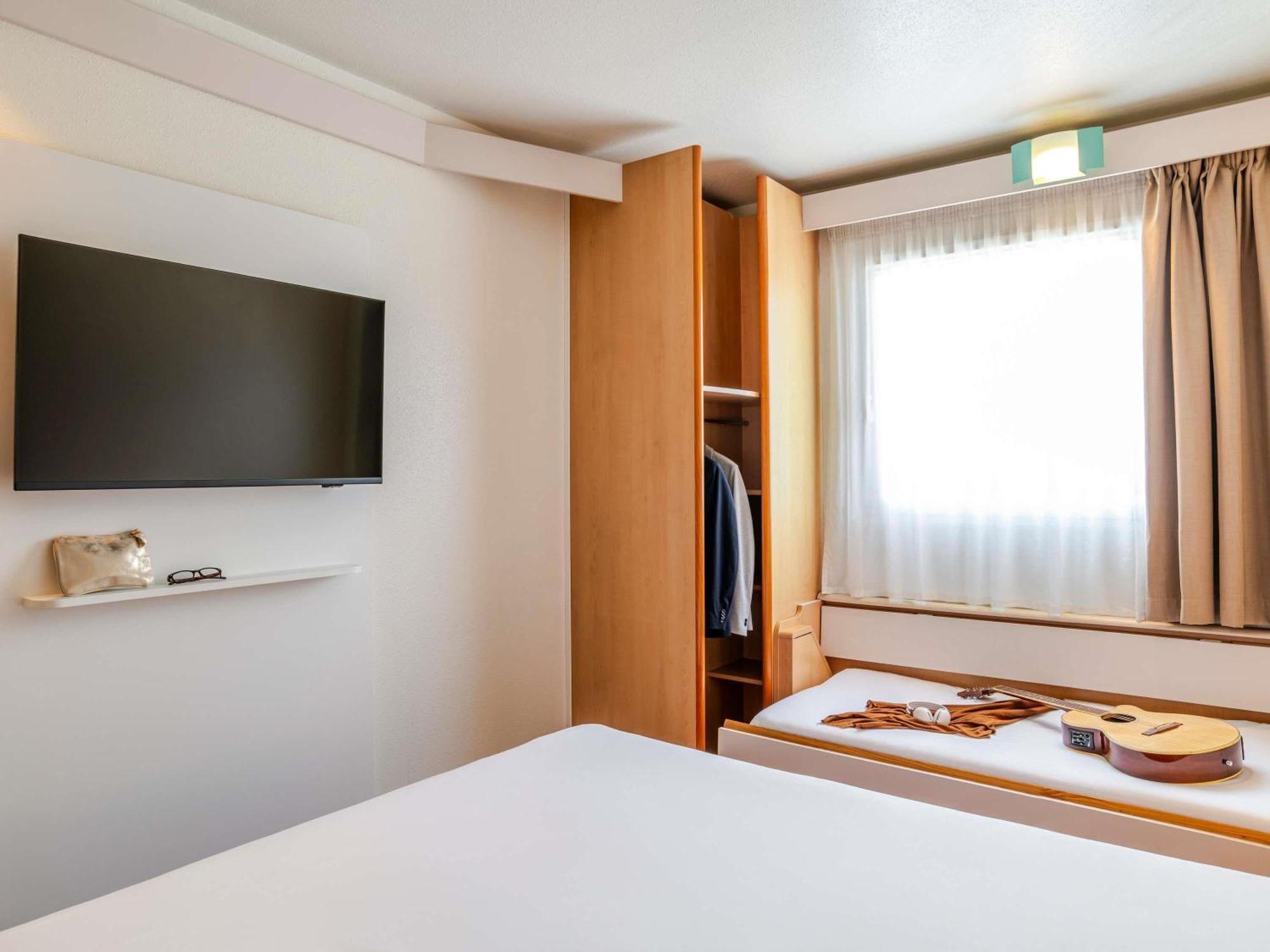 ホテル Ibis Bilbao バラカルド エクステリア 写真
